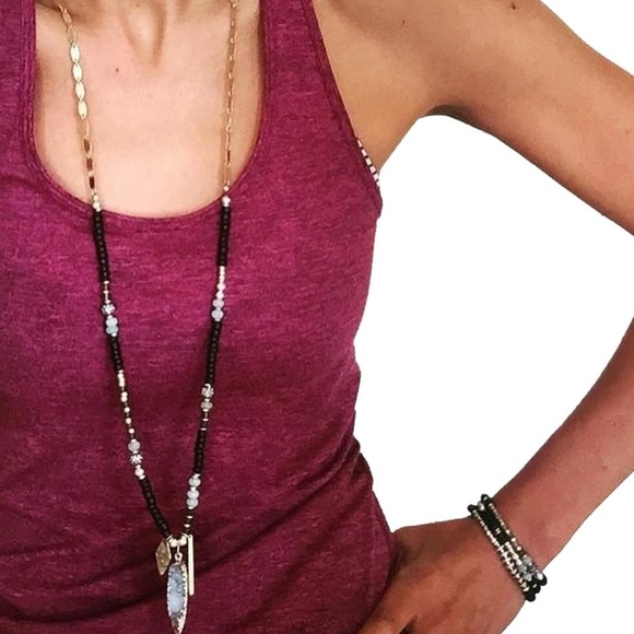 Stella & DotRARE Retired Artisan Druzy & Hand-beaded Pendant Necklace